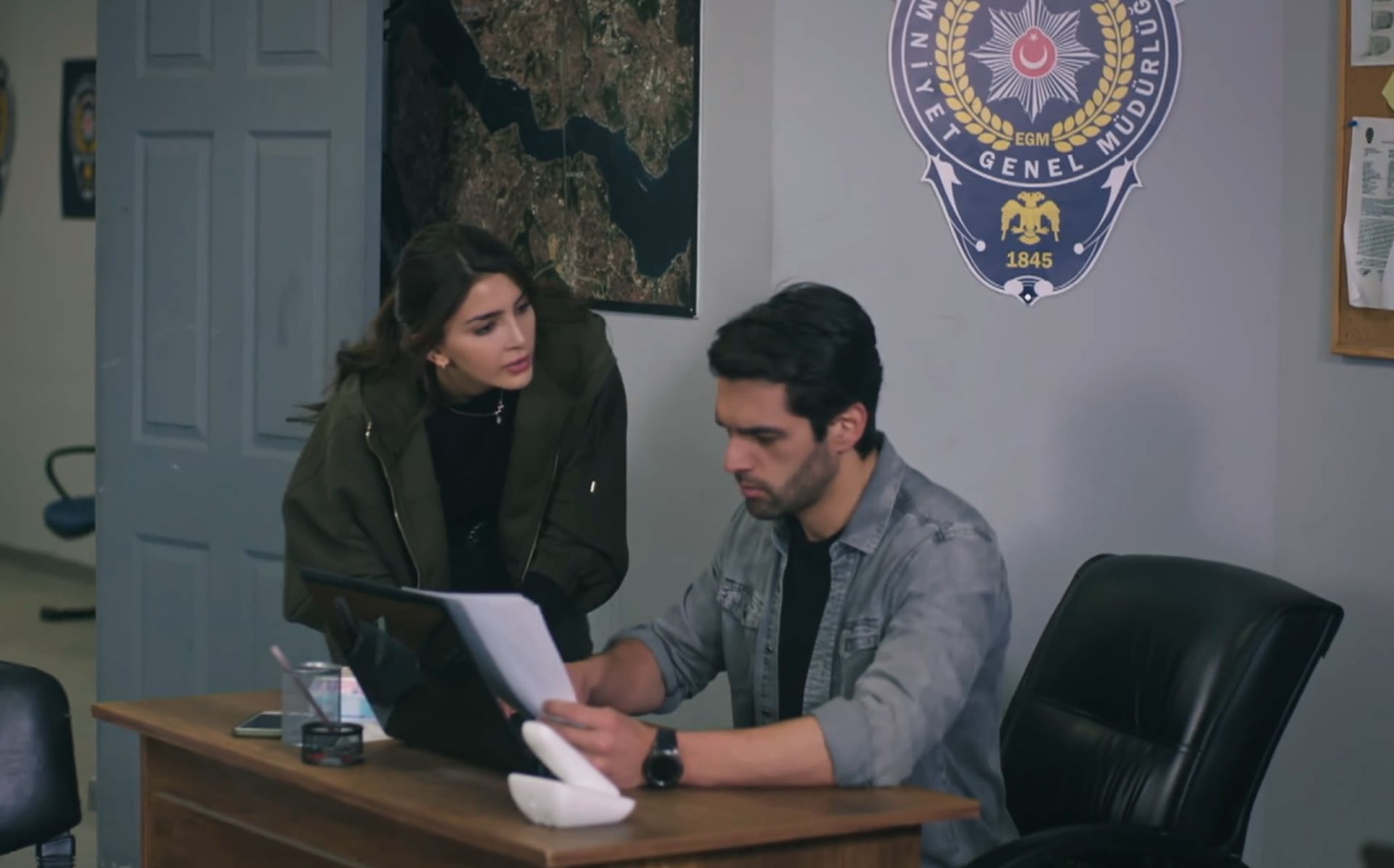 News Dziedzictwo odc. 545 i 546 streszczenie: Duygu nie kryje zazdro�ci, gdy Ali spotyka dawn� przyjaci�k�!