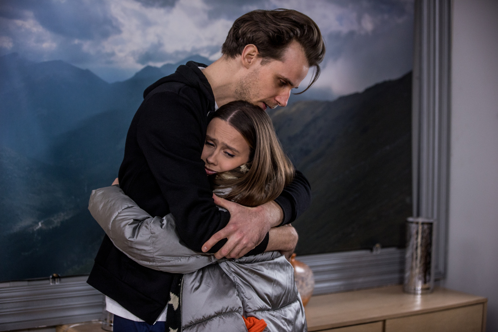 News Papiery na szcz�cie - odc. 232. Roksana flirtuje ze Staszkiem. Streszczenie 232 i 233 odcinka