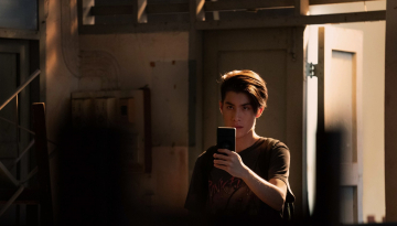 News Delete, serial thriller pewnej parze i telefonie z mo�liwo�ci� usuwania niepotrzebnych os�b, ju� na Netflix