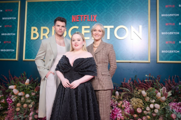 News Bridgertonowie w Polsce. Netflix zapowiedzia� „Bridgerton World Tour” 