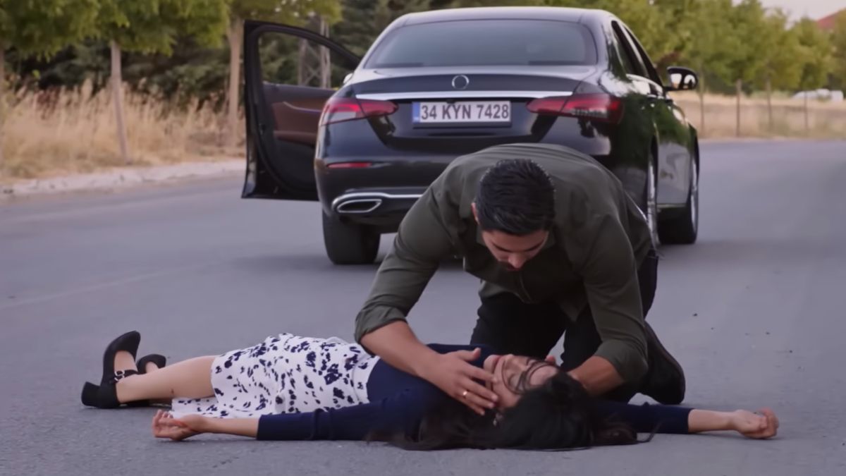 News Panna m�oda odc. 96, 97. Hancer wyskakuje z p�dz�cego samochodu!!!