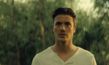 News Zam�t ju� na Netflix - trzymaj�cy w napi�ciu o mrocznych tajemnicach cierpi�cego na demencj� ojca 