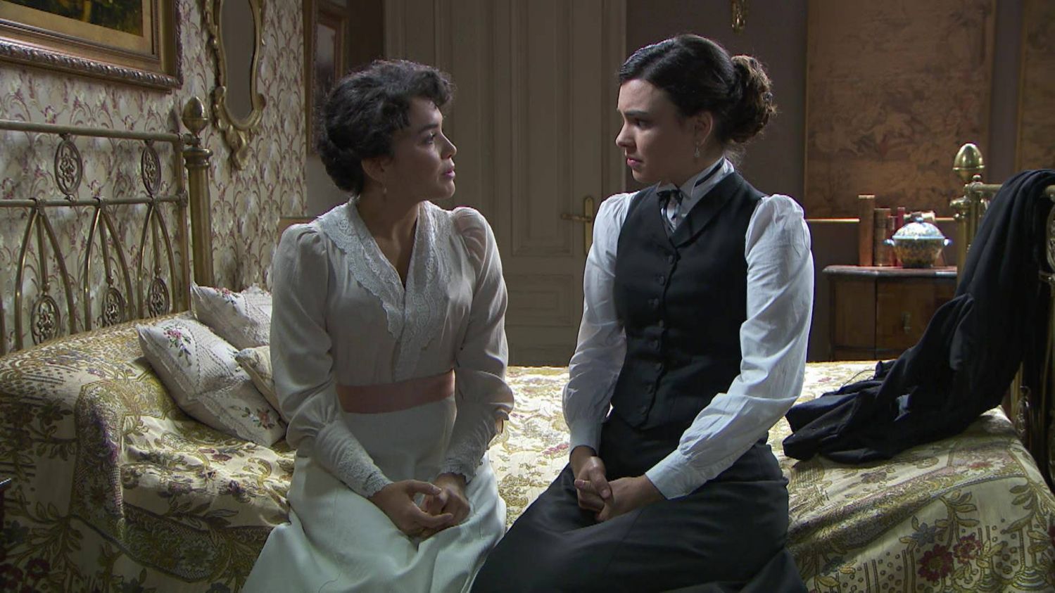 News Akacjowa 38 odc. 801 odc. Blanca wyznaje prawd� Leonor. �lub Mar�i Luisy coraz bli�ej. Streszczenie 801 i 802 odc.