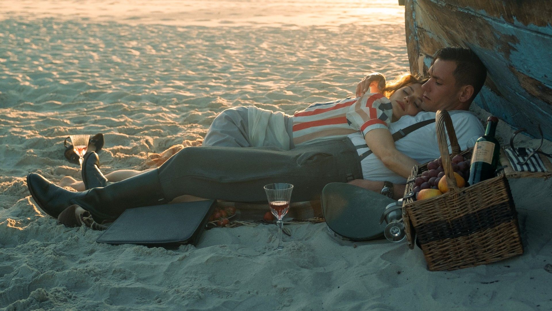 News Zatoka szpieg�w - 7 odc. Franz op�akuje zmar�ego ojca. Streszczenie 7 i 8 odcinka