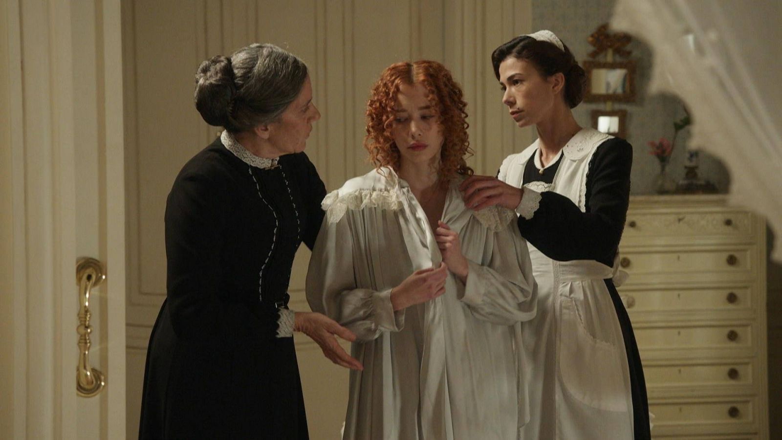 News La Promesa - pa�ac tajemnic - 63 odc. Mar�a odkrywa sekret Salvadora, a Miguel jest ukrywany przed policj�! Streszczenie 63 i 64 odc.