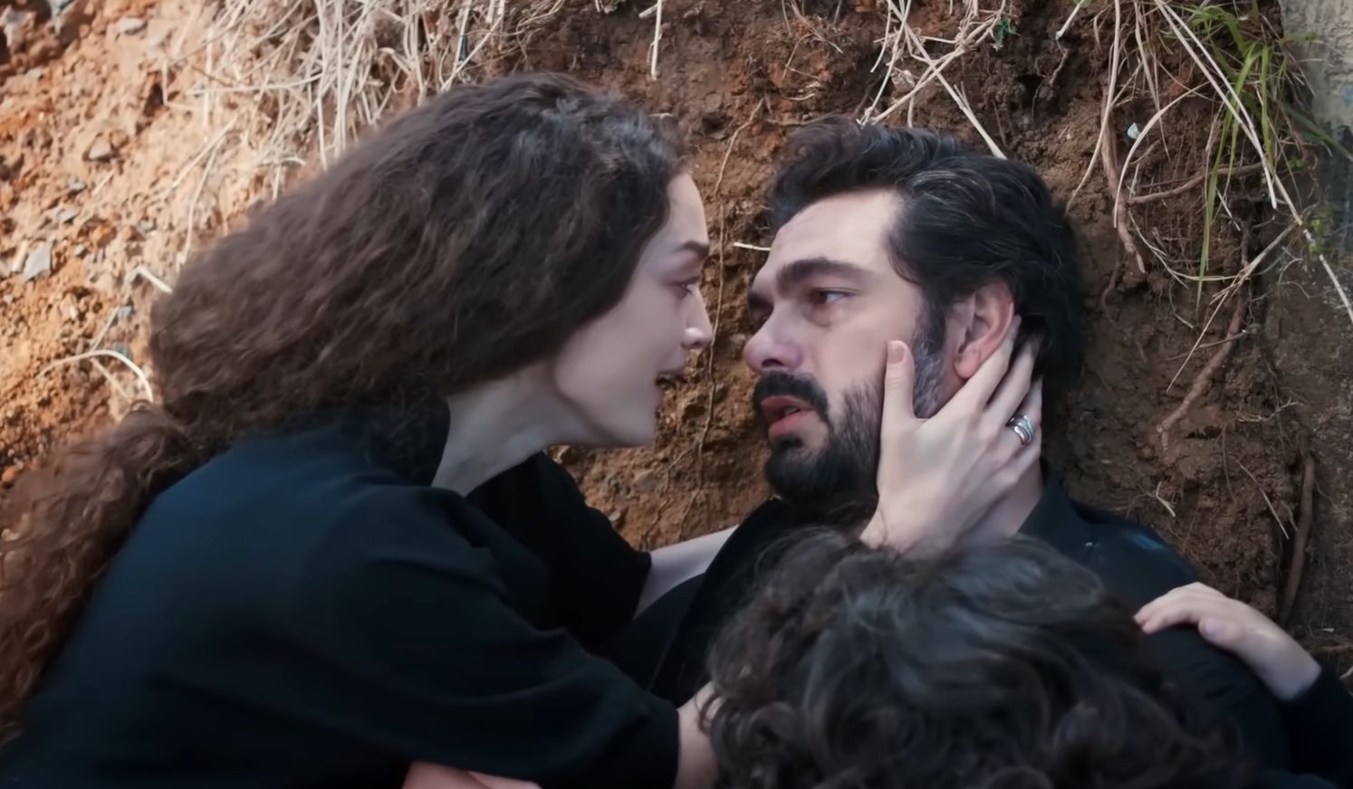 News Dziedzictwo odc. 823 i 824 streszczenie. Yaman UMIERA na oczach Nany i Yusufa!!!