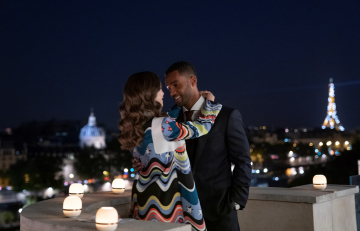 News Serial Emily w Pary�u opr�cz trzeciego, zyska tak�e czwarty sezon 