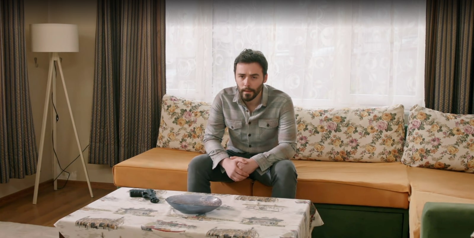 News Wichrowe wzg�rze - 124 odc. Hakan m�wi Yusufowi, �e Gulce i Feriha s� siostrami. Streszczenie 124 i 125 odc. 