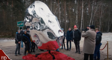 News Tak Netflix promuje „Nie patrz w gr”. We wsi Koniec wiata postawili pomnik meteoru