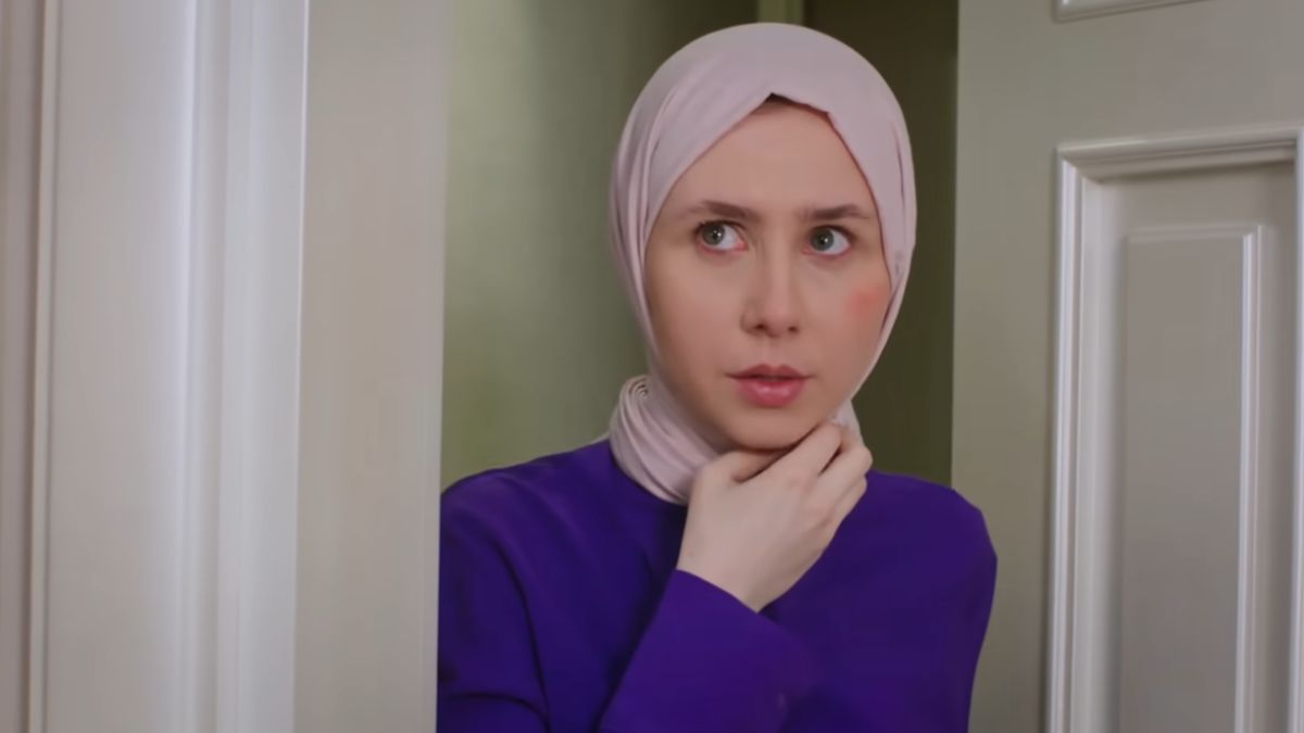 News Panna m�oda odc. 56, 57. Sinan ukrywa si� w pokoju, po tym jak zosta�a uderzona w twarz przez Mukkander