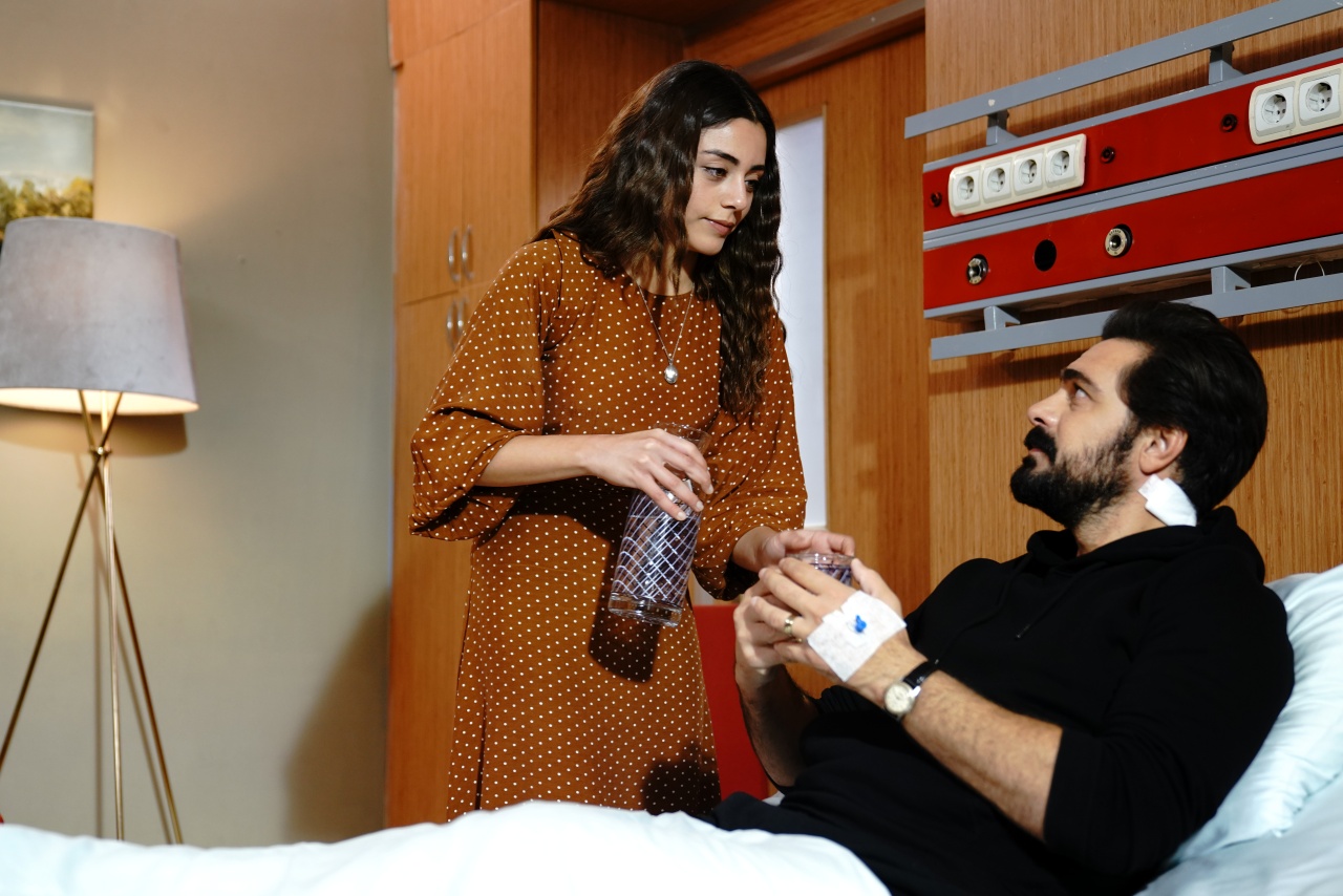 News Dziedzictwo - 370 odc. Semra dostaje tajemnicz� wiadomo��. Nadawca obiecuje jej odnale�� Yasemin. Streszczenie 370 i 371 odcinka