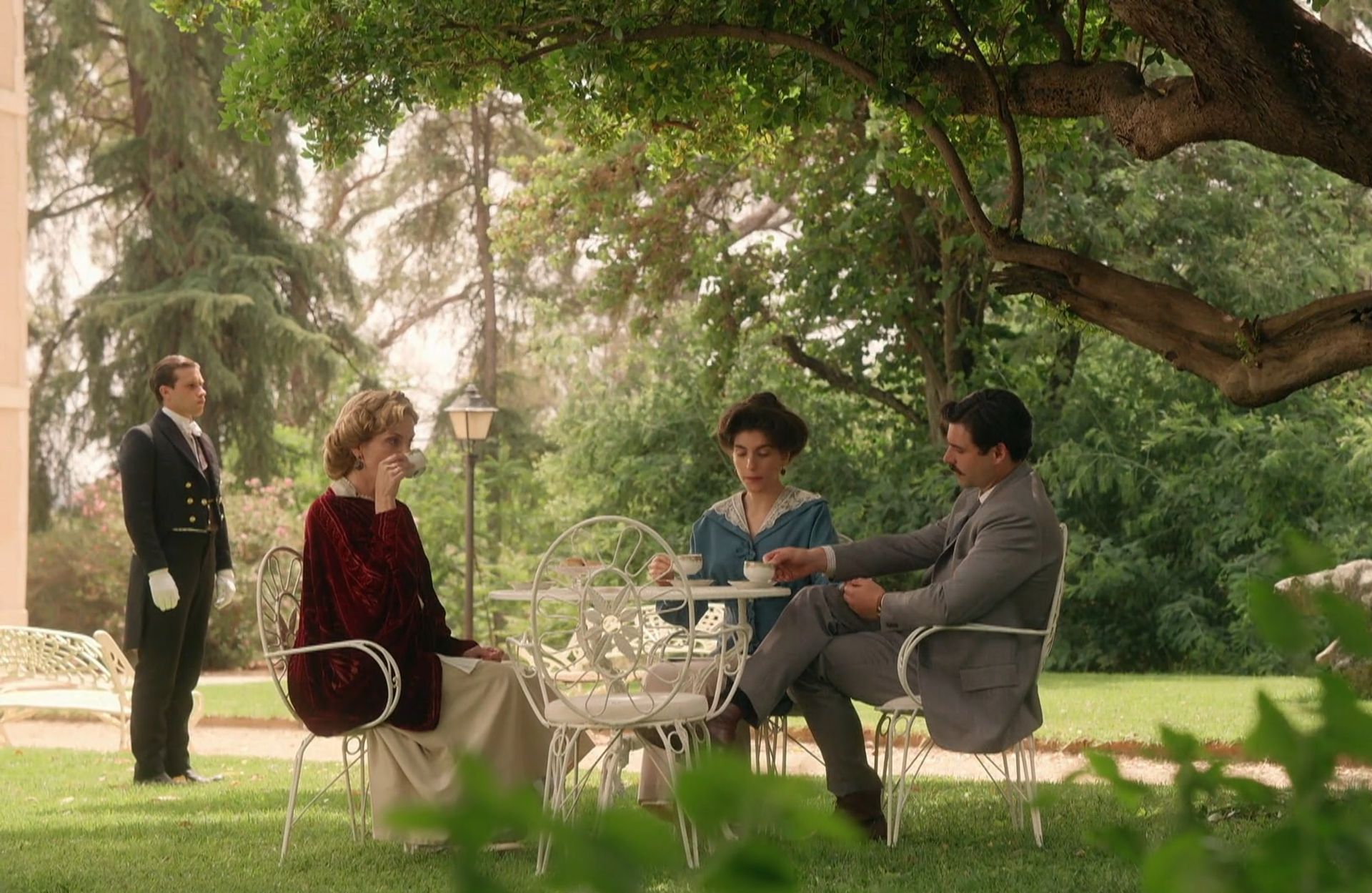 News La Promesa - pa�ac tajemnic - 196 odc. Cruz dowiaduje si�, �e Jimena i Manuel chc� wyjecha�. Pr�buj� uciec z La Promesy! Streszczenie 196 i 197 odc.