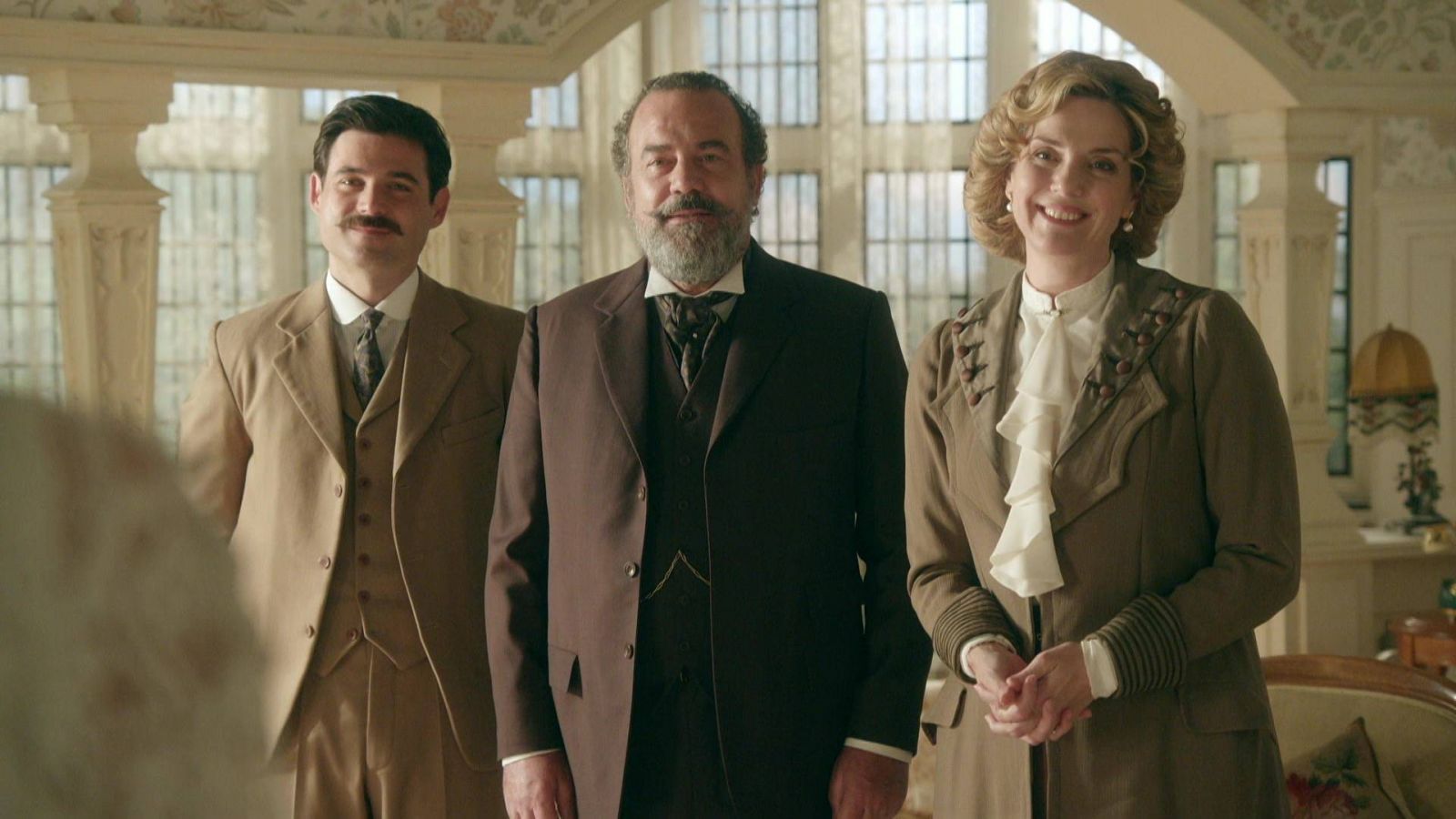 News La Promesa - paac tajemnic - 254 odc. Jimena ali si Janie. Margarita zaskakuje wszystkich przy pokerowym stole. Streszczenie 254 i 255 odc.