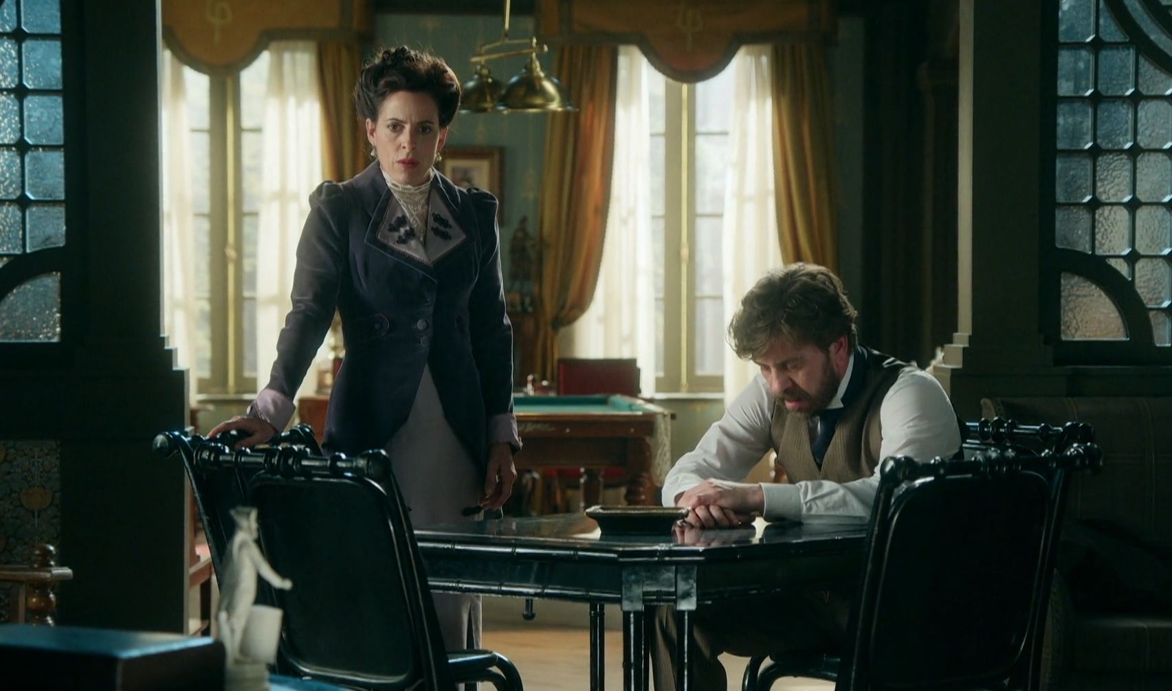 News La Promesa - pa�ac tajemnic - 204 odc. Wszyscy szukaj� Martiny! Feliciano trafia na celownik s�u�by. Streszczenie 204 i 205 odc.