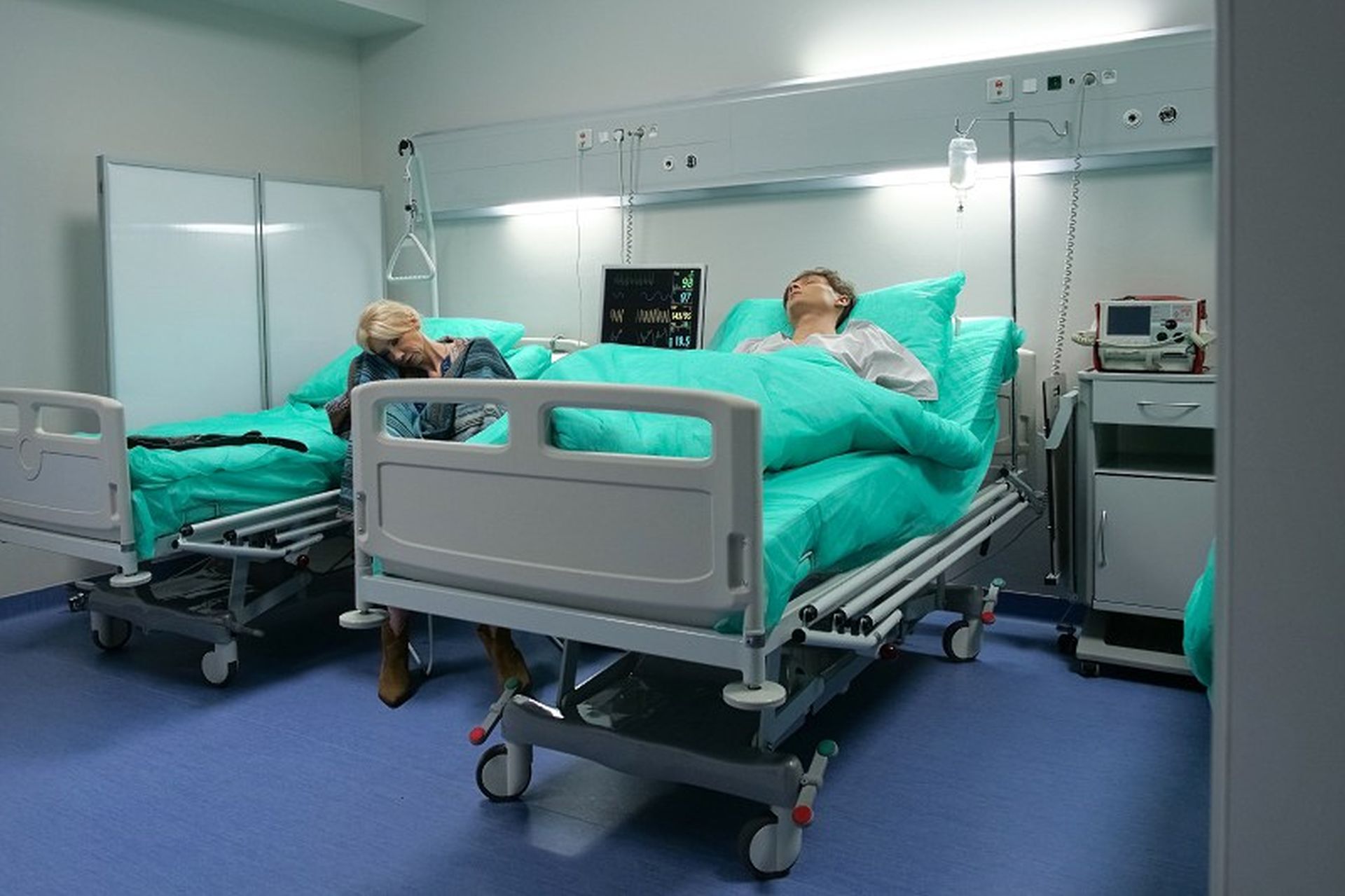 News Pierwsza mi�o�� - 3973 odc. Krystian �egna si� z bliskimi, a Micha� podejmuje desperack� decyzj�. Streszczenie 3973 i 3974 odc