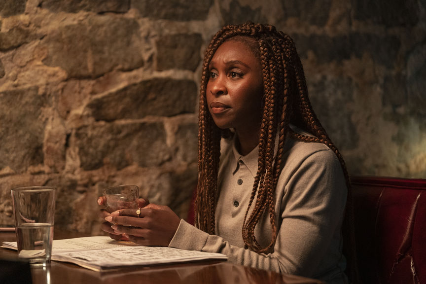 Okadka publicystyki - Groza tkwica w ludziach. Recenzja serialu „Outsider