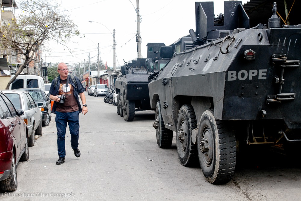 Okadka publicystyki - wiat narodzi si z chaosu. Wywiad z ukaszem Czeszumskim