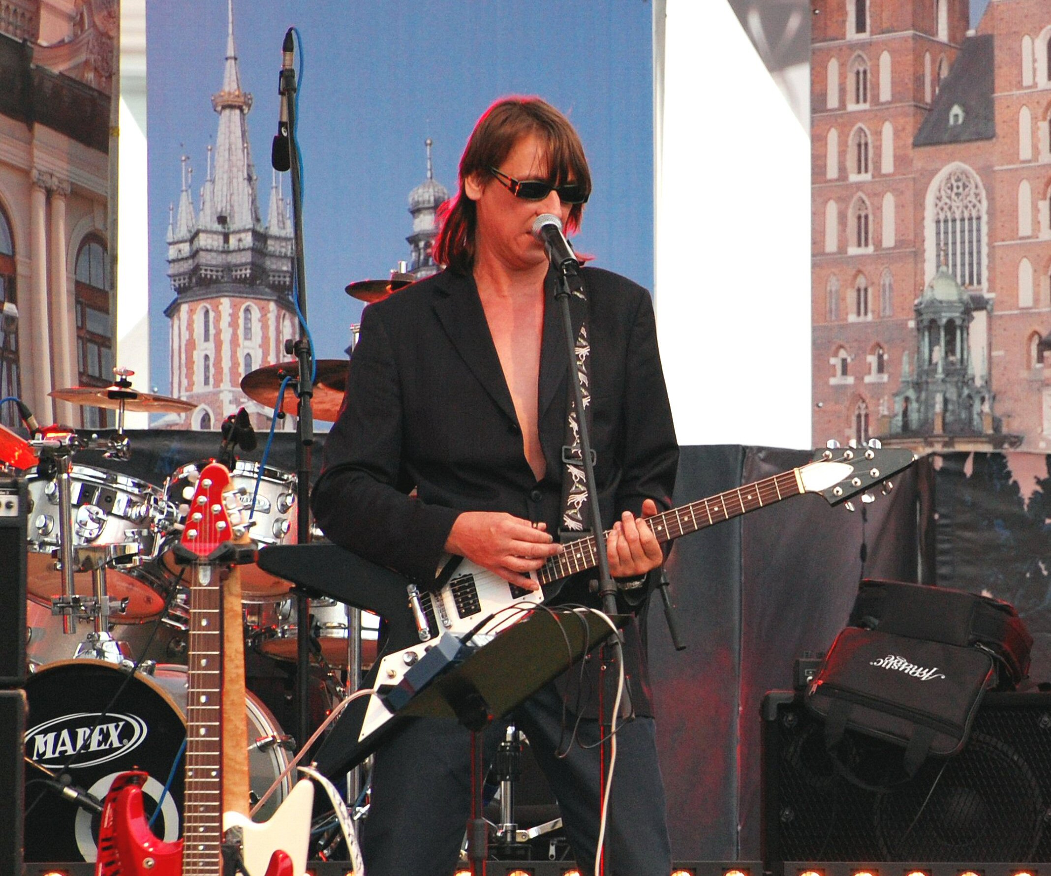 Okadka publicystyki - Festiwal (o)polskiej tandety