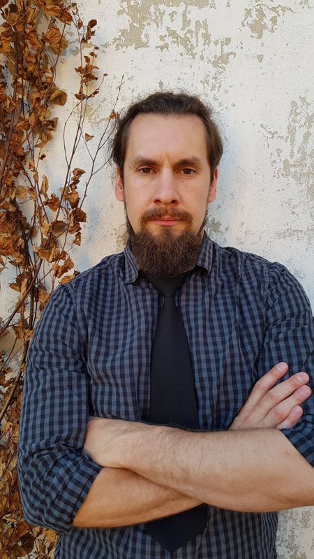 Okadka publicystyki - Ludzie radz sobie z absolutem na wiele rnych sposobw. Wywiad z Tomaszem Gnatem