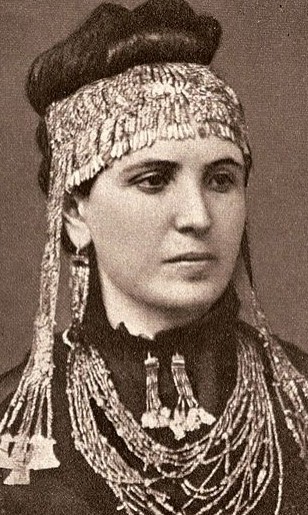 Okadka publicystyki - Jak odnaleziono skarb Priama?