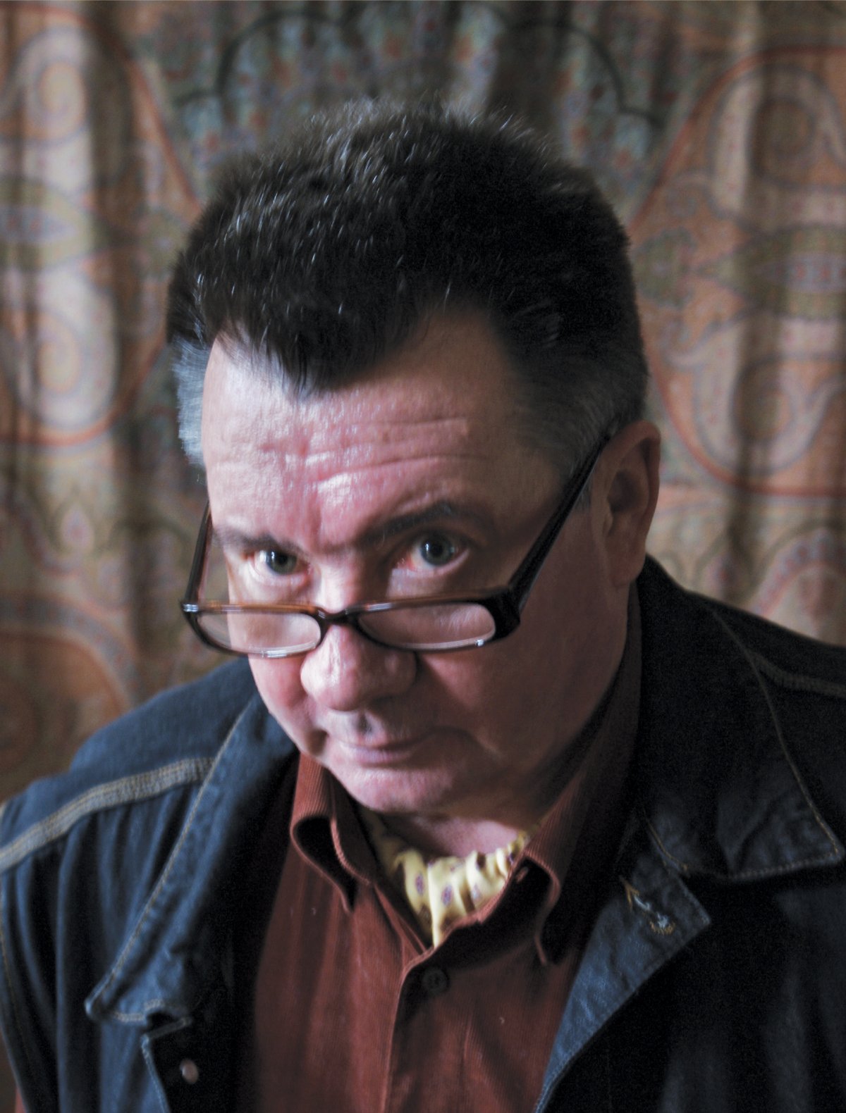 Okadka publicystyki - Niezwyko zawsze jest w cenie. Wywiad z Markiem Karpiskim