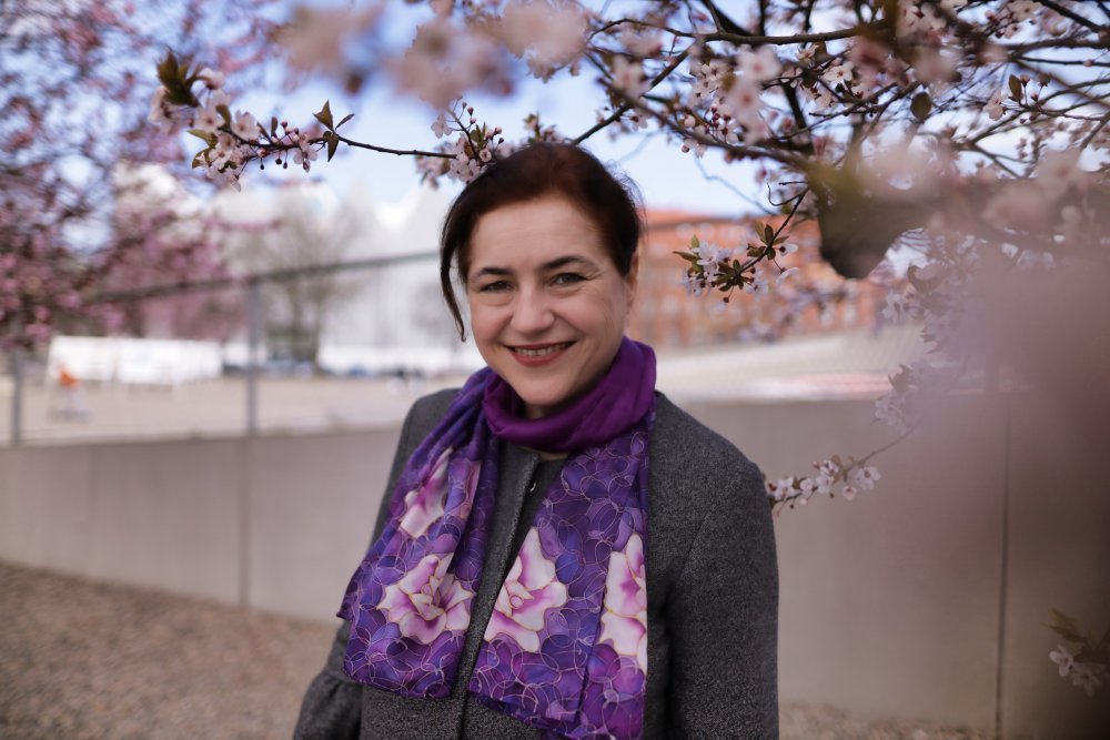 Okadka publicystyki - Jzyk i pe. Wywiad z Brygid Helbig