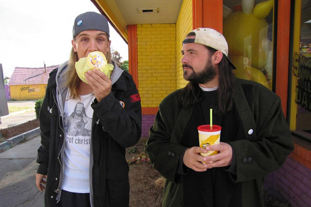 Okadka publicystyki - Clerks: Sprzedawcy 2. Duo cynizmu i farsa w najlepszym wydaniu