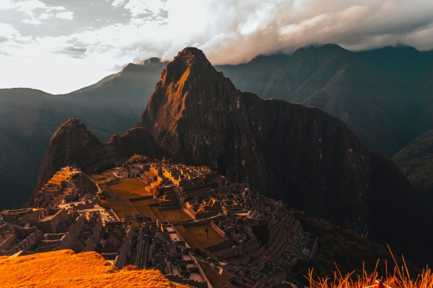 Okadka publicystyki - Pierwszy list na palisandrze - O piknie Machu Picchu