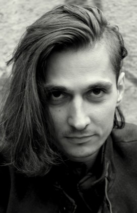 Okadka publicystyki - - Wszystko jest teraz 