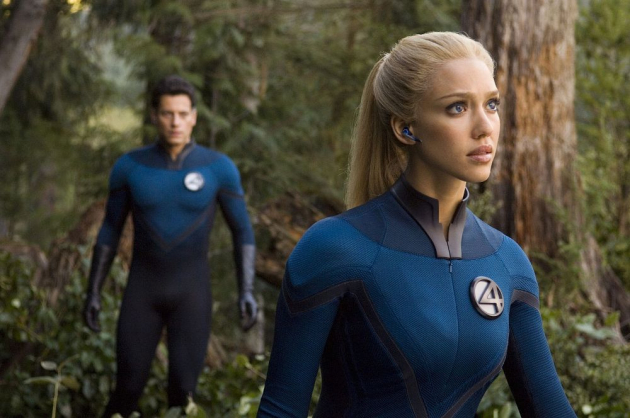 Okadka publicystyki - Fantastyczna Czwrka: Narodziny Srebrnego Surfera. Bohaterowie maj uratowa planet, ale szczeglnie im si nie spieszy...