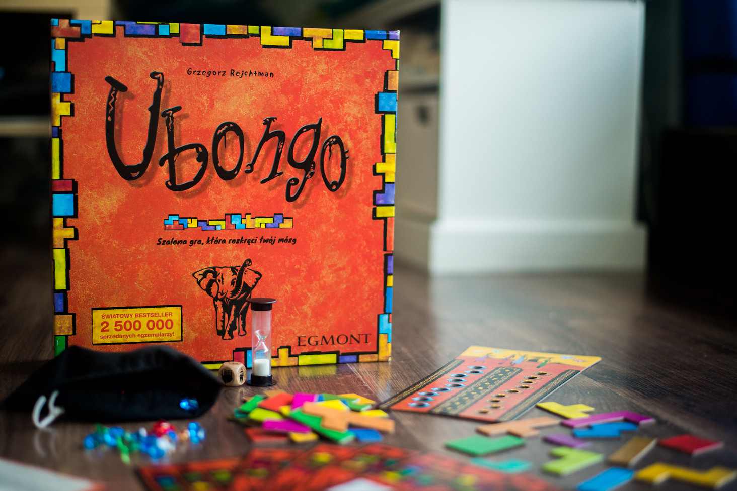 Okadka publicystyki - Planszowy Tetris. Recenzja gry Ubongo