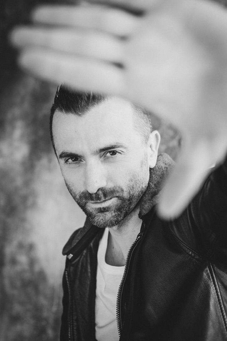 Publicystyka - Nie lubi� stawia� jednoznacznych tez. Wywiad z Arturem Mi�oniem