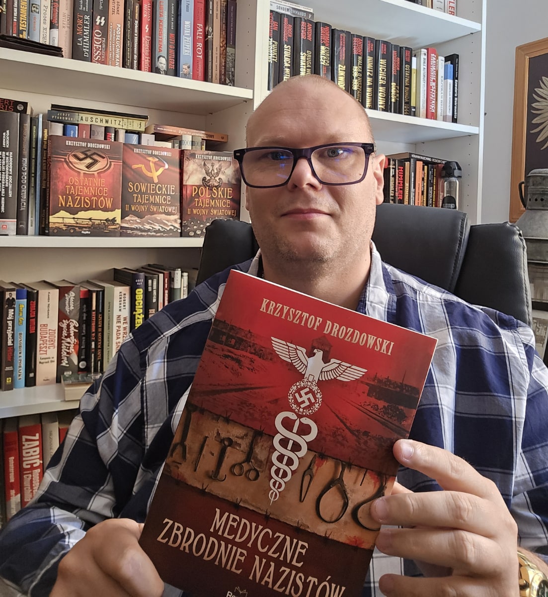 Okadka publicystyki - wiat wrze przez cay czas. Wywiad z Krzysztofem Drozdowskim