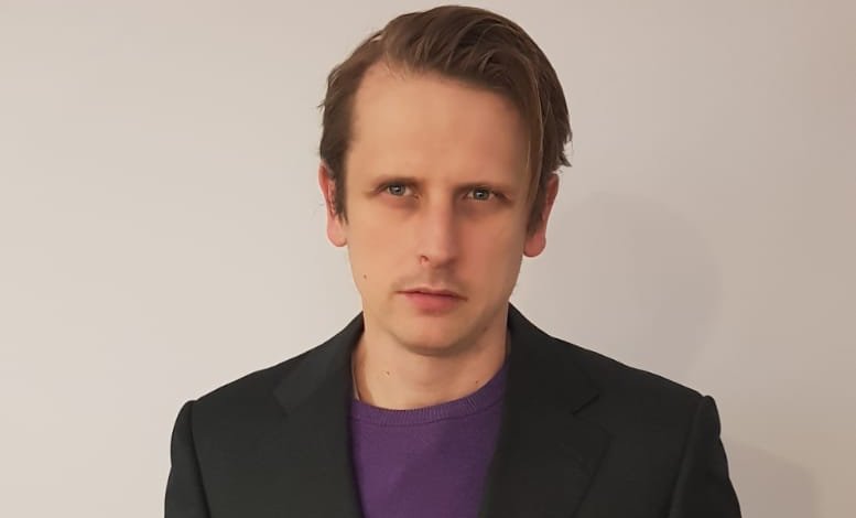 Okadka publicystyki - Wszyscy szpec si nawzajem. Wywiad z Maciejem Kapuciskim