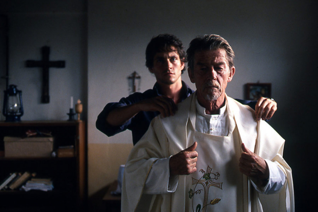 Okadka publicystyki - Strzelajc do psw. Nie sposb oceni ekranizacj tak wielkiej tragedii 