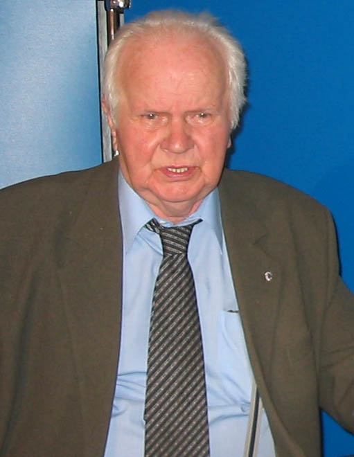 Okadka publicystyki - Z mioci do kiczu? - Analiza uporzdkowanego chaosu?