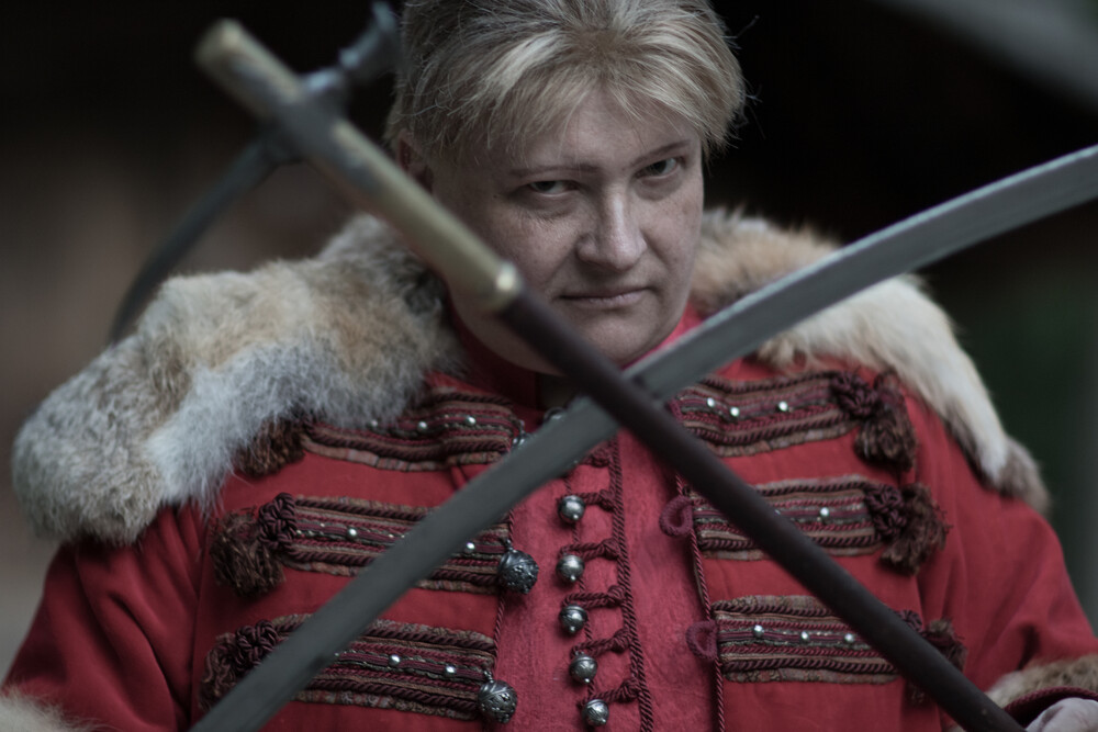 Okadka publicystyki - Nie mona dawnych ludzi mierzy dzisiejsz miar. Wywiad z Jackiem Komud