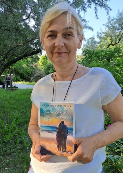 Okładka publicystyki dla Staram się zawsze pielęgnować nadzieję. Wywiad z Katarzyną Sarnowską z kategorii Brak kategorii