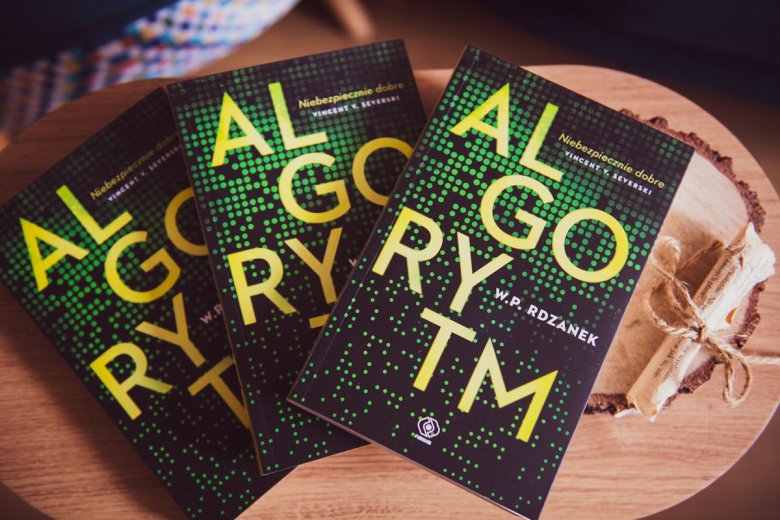 recenzja AI-gent. Mroczne kody. Algorytm