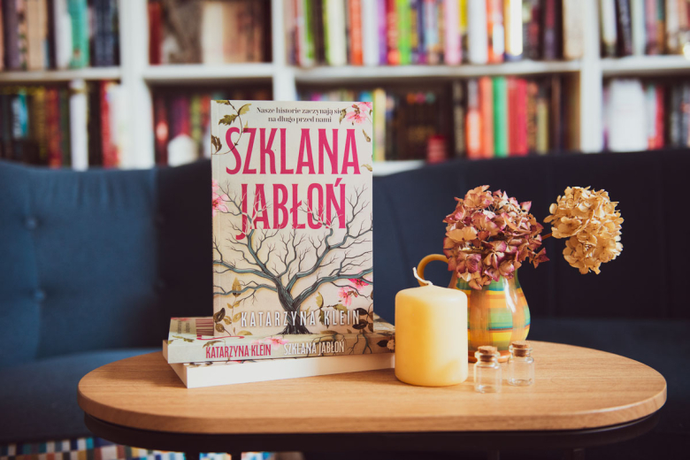 recenzja Szklana jabłoń