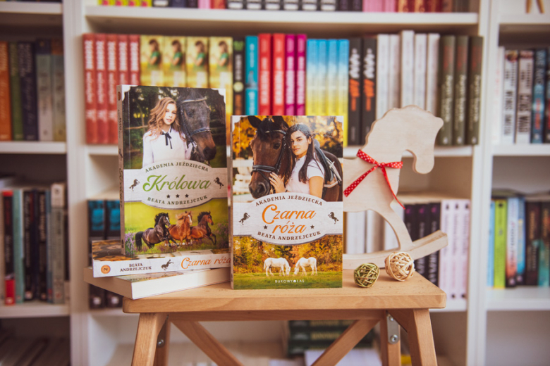 recenzja Czarna róża. Akademia Jeździecka