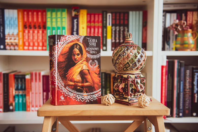 recenzja Jaśminowy tron. Płonące królestwa