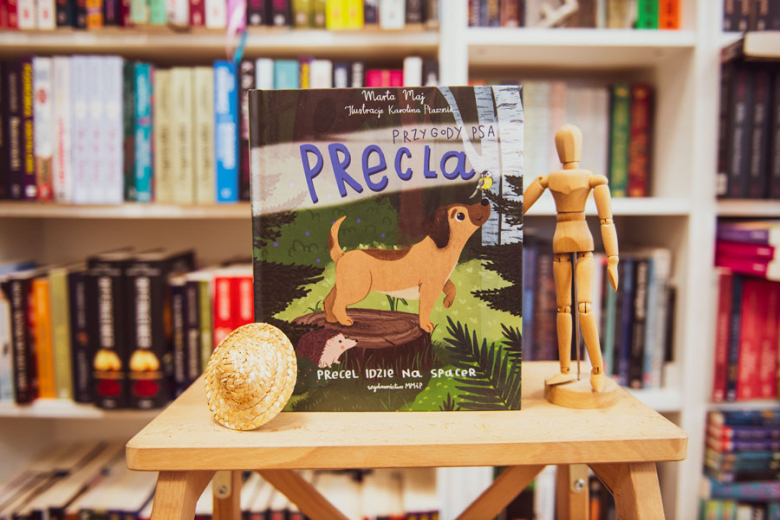 recenzja Przygody psa Precla. Precel idzie na spacer