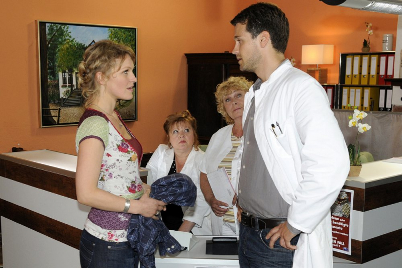 Obrazek w treści „Doktor Jan z Deekelsen”: Jan zatrudnia kolejnego lekarza. Streszczenie 5 i 6 odcinka [jpg]