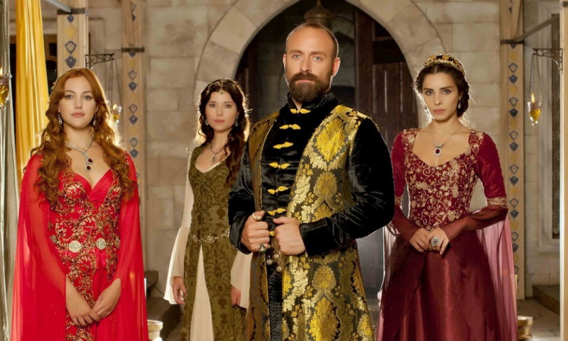 Obrazek w treści Wspaniałe stulecie – Intymne spotkanie w alkowie sułtana przerwane. Co wydarzy się w 31 i 32 odcinku serialu [jpg]