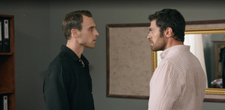 Halil wyrzuca Alpera w 206 odcinku serialu Wichrowe wzgórze.