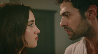 Zeynep chce rzucić się w ogień w 228 odcinku serialu Wichrowe wzg&oacute;rze. 