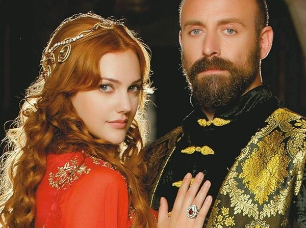 Obrazek w treści Wspaniałe stulecie: w pałacu pojawia się kobieta, która ma rzucić klątwę na Hürrem. Co wydarzy się w 182 i 183 odcinku serialu? [jpg]