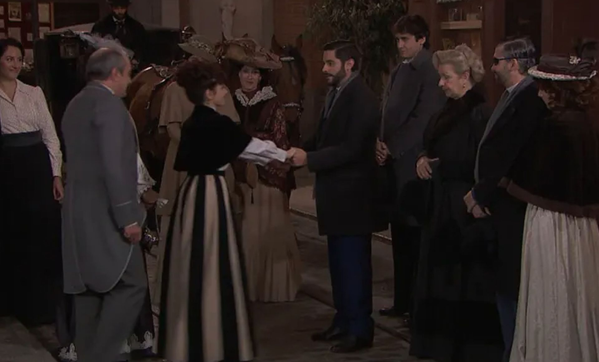 Kadr z serialu "Akacjowa 38", emitowanego na antenie TVP 2.