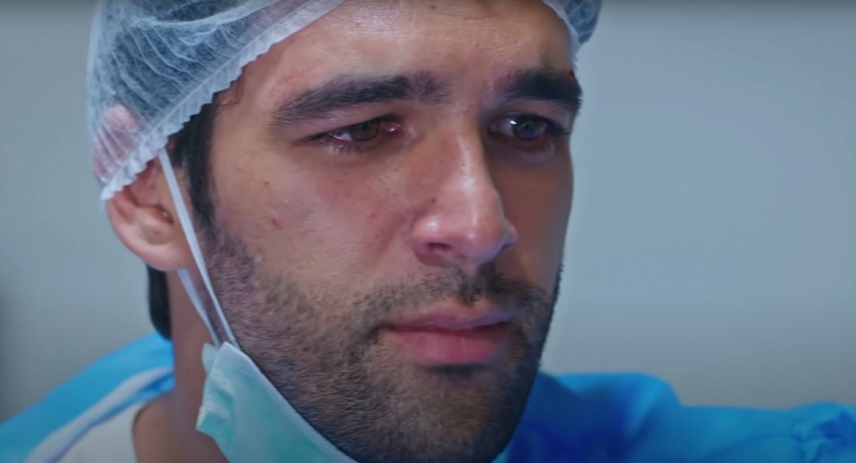 Ali, bohater serialu "Dziedzictwo", który jest emitowany na antenie TVP 1